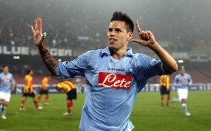 Marek Hamsik con la maglia del Napoli, esulta dopo un gol